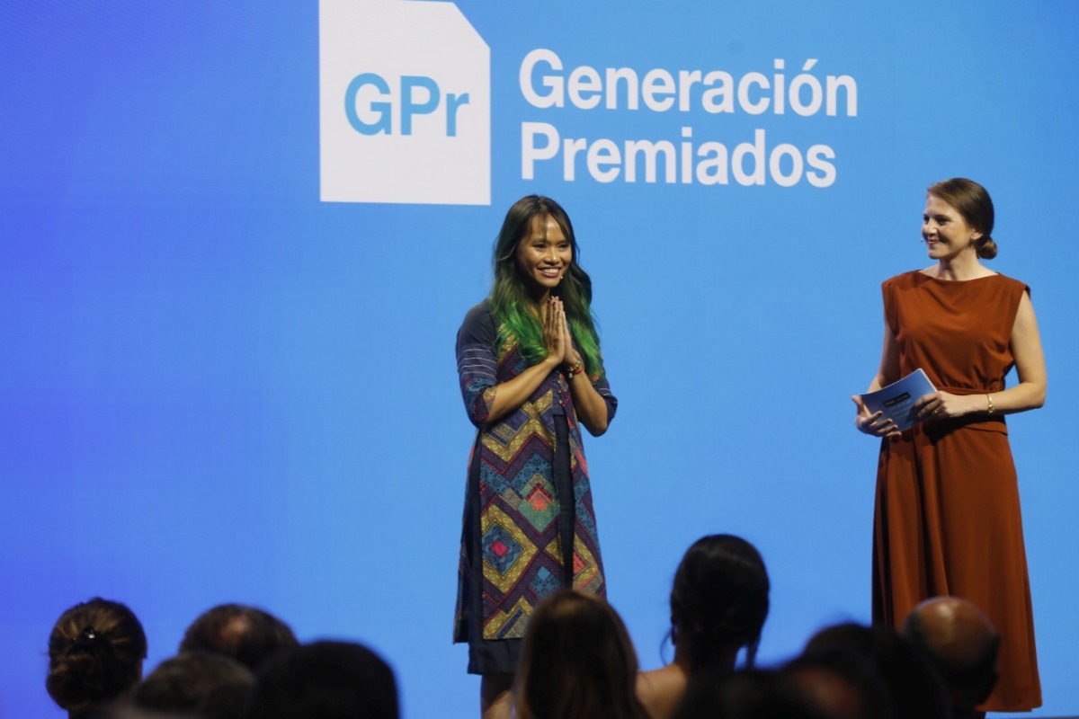 Dr. Trang Nguyen presenting at Fundación Princesa de Girona, recognized for her contributions to wildlife conservation and environmental leadership.